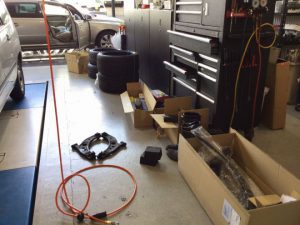 部品がたくさん入庫してきました！！