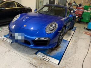 ポルシェ　９１１　バックモニター取付