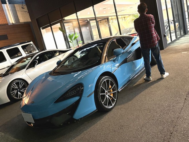 マクラーレン 570S スパイダー 正規ディーラー車 左ハンドル ご納車完了致しました。