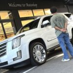 キャデラック エスカレード　プラチナム　正規ディーラー車　後期型　AT8速モデル　ご納車完了致しました。