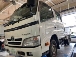 エアコン修理　コンデンサーファン交換　トヨエース　電装系修理　