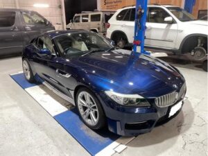 シリンダーヘッドカバー交換　オイル漏れ　BMW　Ｚ４