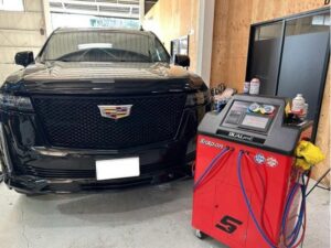 エアコンガスクリーニング　キャデラック　エスカレード　1234yf　新冷媒