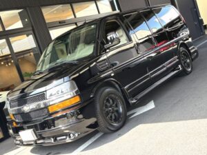 シボレー エクスプレス　スタークラフト　ＡＷＤ　ロールーフコンバージョン　新車並行　ご納車完了致しました。