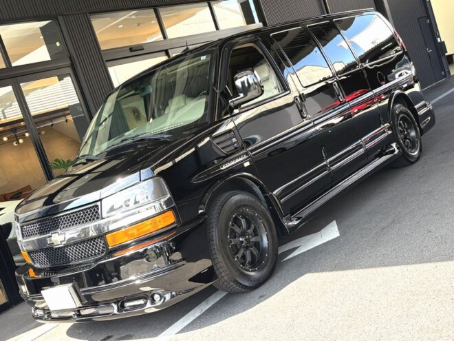 シボレー エクスプレス スタークラフト AWD ロールーフコンバージョン 新車並行 ご納車完了致しました。