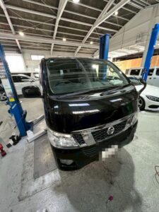 パワステポンプ交換　ベルトテンショナー交換　ニッサン　ＮＶ３５０キャラバン　VR2E26