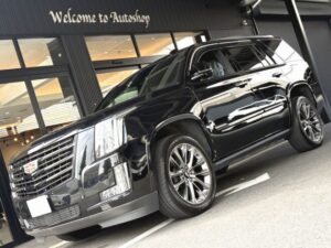 キャデラック エスカレード　プラチナム　スポーツエディション　正規ディーラー車　後期型　ご納車完了致しました。