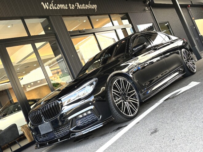 BMW 7シリーズ　740i　Mスポーツ　正規ディーラー車　WALD22インチアルミホイール　マクストンデザインエアロ　ご納車完了致しました。
