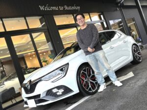 ルノー　スポールトロフィー　MT　ブラン ナクレメタリック（パール）　ご納車完了致しました。