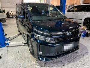 トヨタ　ヴォクシー　タイヤ交換　オイル交換