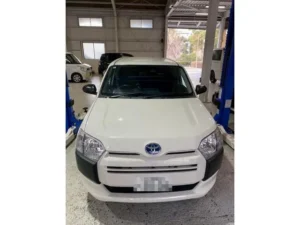 トヨタ　プロボックス　タイヤ交換