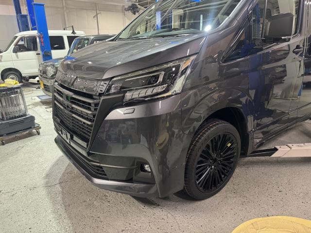 ホイール交換　ホイール塗装　トヨタ　グランエース　カスタマイズ