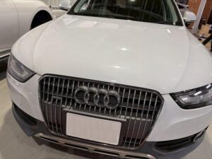 アウディ　Ａ４オールロードクワトロ　ヘッドライト球切れ