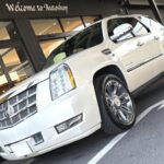 キャデラック エスカレード　プラチナム　正規ディーラー車　ご納車完了致しました。