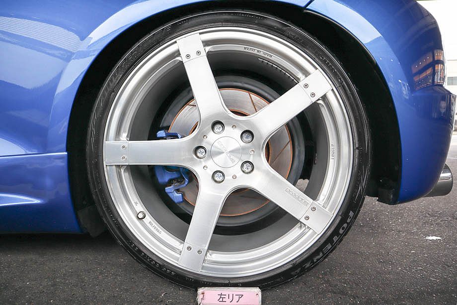 フォルクスワーゲン シロッコ Ｒ 正規ディーラー車 REMUSマフラー KW車高調 Prodrive１９インチホイール STOPTECHキャリパー  CRIFFORDセキュリティ 中古 ライジングブルーメタリック平成２３年１１月|【外車の中古車専門店】カーコレ45